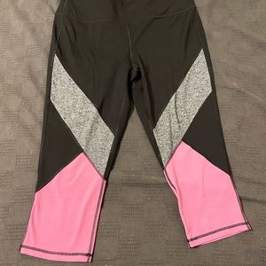 Athletic leggings